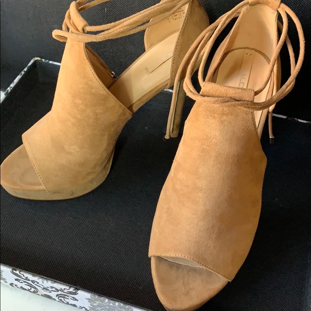 ALDO Ankle Wrap Heals